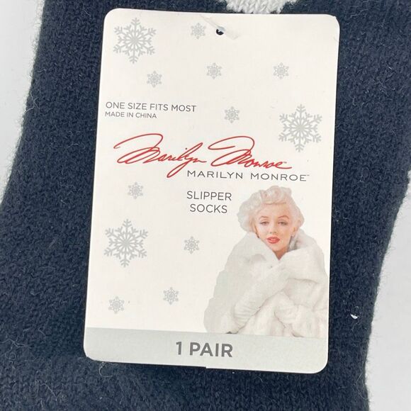 Marilyn Monroe Slipper Socks OSFM Black White Heart Grip Bottom 1 Pair NWT - Picture 4 of 6